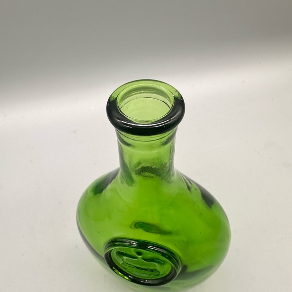 Wheaton vintage Green Glass Decorative Vase - Picture 2 of 7